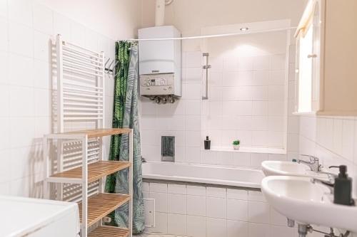 Comfortable 3BR Next to Belvedere, Ideal for short Stays