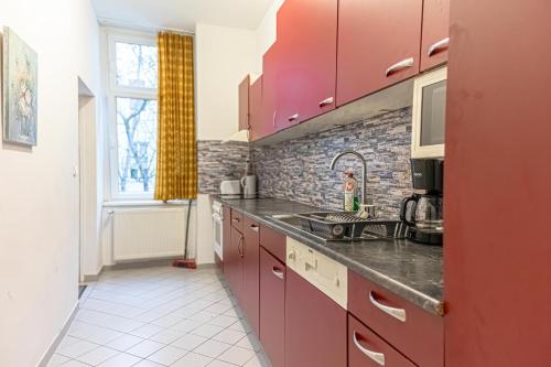Comfortable 3BR Next to Belvedere, Ideal for short Stays