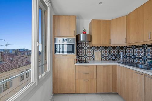 REF 2049 - 3 room apartment Top floor Sea view for rent