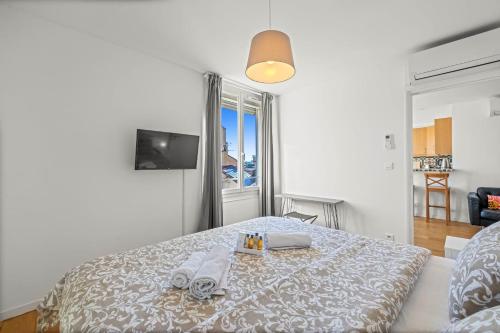 REF 2049 - 3 room apartment Top floor Sea view for rent