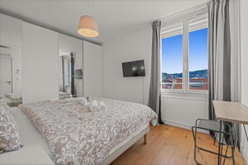REF 2049 - 3 room apartment Top floor Sea view for rent