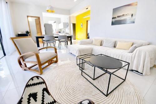 Agréable appart T4 avec Piscine à Pereybère.