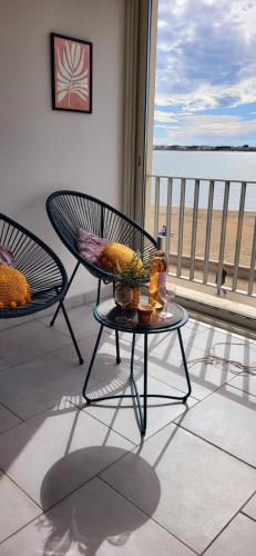 Le Royal 180-degree view of the sea !