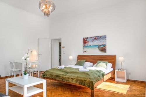 Comfortable 2BR Apartment Next to Rennweg