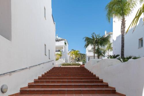 Valle Romano Terrace with Golf and Mediterranean View photo 10