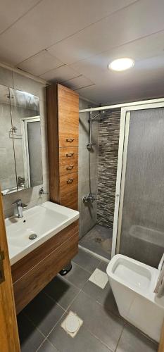 Bany a Square Resident