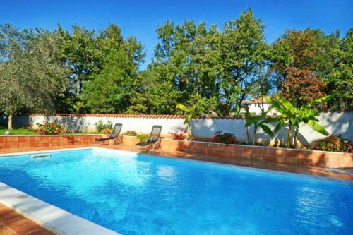 Apartment with pool near Kanegra Beach