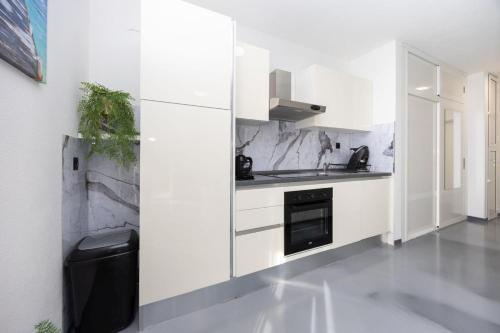Apartment in Okrug Gornji with sea view, air conditioning, WiFi, washing machine 5049-1