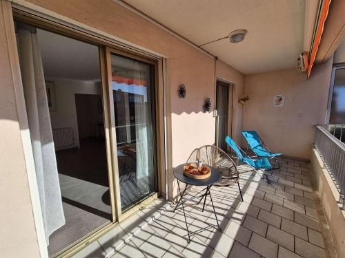 Sanary, 3 couchages, climatisation, tout à pied