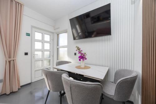Apartment in Okrug Gornji with sea view, air conditioning, WiFi, washing machine 5049-2