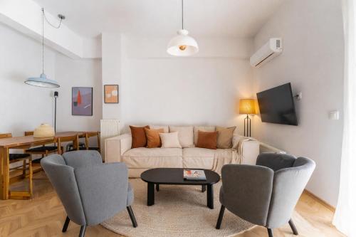 Acropolis Stylish Flat