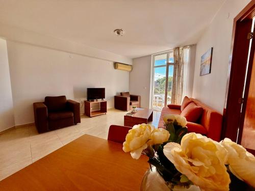 Two-bed flat in Sunny Beach with pool view