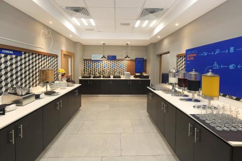 Holiday Inn Express Veracruz Boca del Rio by IHG — Breakfast
