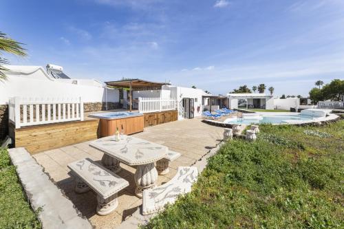 Casa Anabella by Escape Home