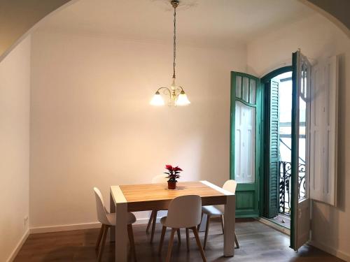 ApartEasy mid-term ONLY for VACATIONS stays, BORRELL
