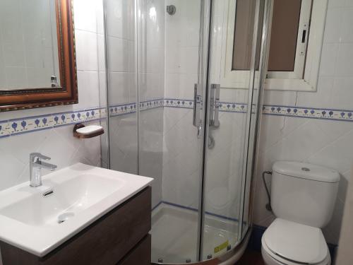 ApartEasy mid-term ONLY for VACATIONS stays, BORRELL