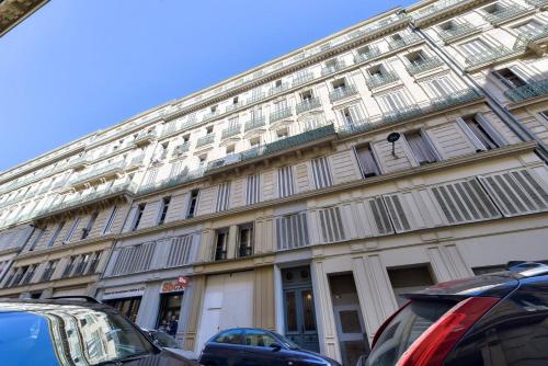Modern 2 BR flat near Vieux Port