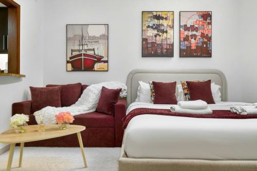 Serene Studio at The Links Canal