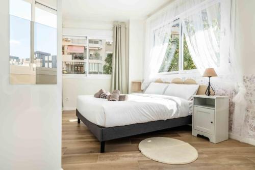 Bright & Central Charming Apartment REMS