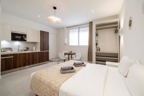 27 VAUTRIN - Modern and renovated studio Cannes city centre