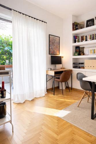 Athenian Coastal Urban Living