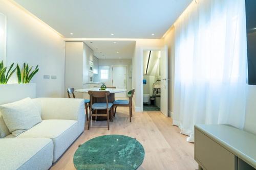 New Luxury House Madrid 4 Bd 4 Bth
