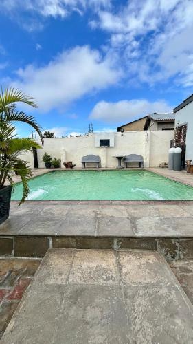 Piscina a Grasteve o a prop