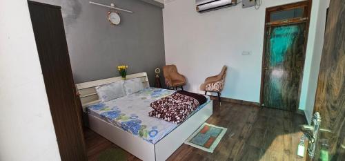 Ram Sadan - In the heart of Jhansi City - Room 201