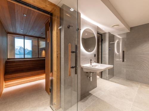 Appartement de luxe à Val-d'Isère avec piscine et parking