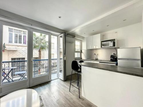 Foto Superbe appartement avec terrasse centre-ville et plage à 5 min 2