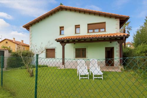 Casa con Jardín en Poo de Llanes – La Vicoca