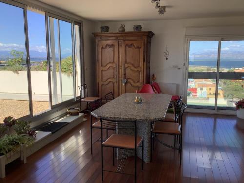 Les Cycas Panorama exceptionnel - 160 m2- Vue mer, étang, montagne