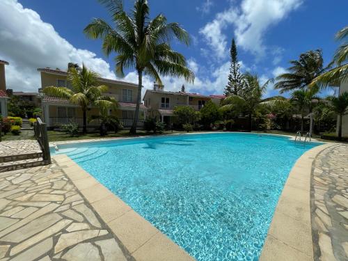 Cozy 3BR Duplex with Pool & Garden View - Grand Gaube Getaway