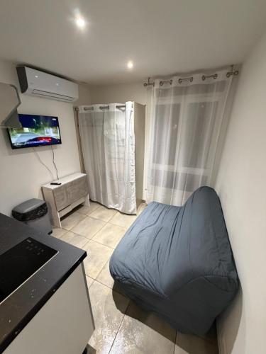 Modern Studio Near Velodrome Stadium Great Location