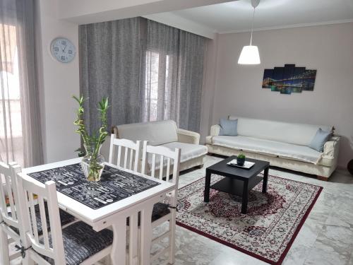 Anthi's luxury home