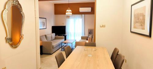 Pretty apartment in Acropolis