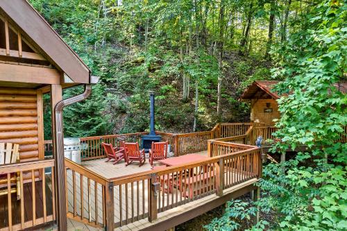 Bear Mountain Chalet in the Woods w/ Hot Tub photo 26