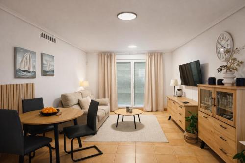 Schöne Unterkunft mit Pool und Terrasse.