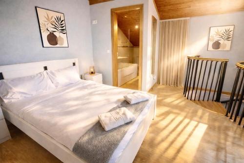 Family Home, Private Terrace, Stunning Ocean View