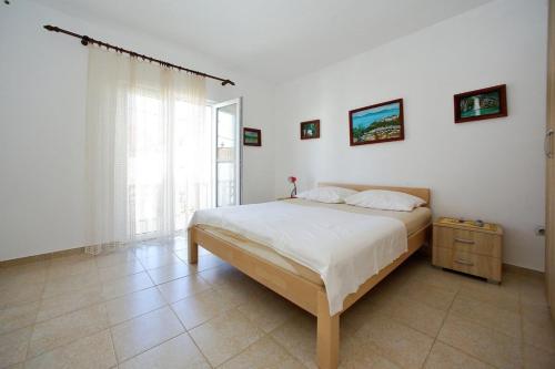 Apartments by the sea Bibinje, Zadar - 25132