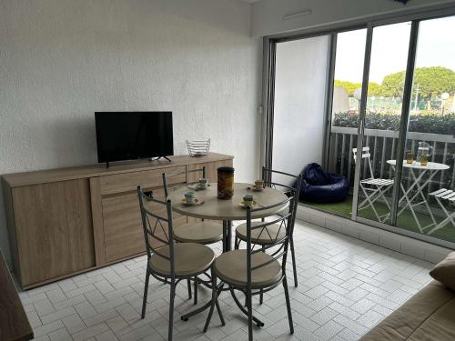 Studio cabine 4 pers à Port Camargue avec terrasse et parking privé