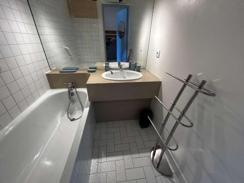 Studio cabine 4 pers à Port Camargue avec terrasse et parking privé