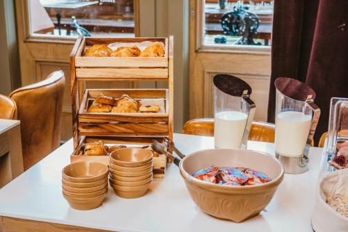 Makanan di atau berdekatan hotel