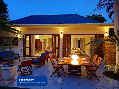 Charming Tropical Villa pool & garden