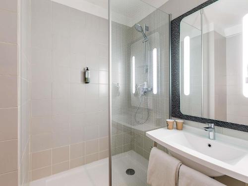 Kupatilo u objektu Hotel ibis Evora
