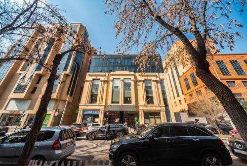 Stylish & Bright 2BD! City Center! New Building!