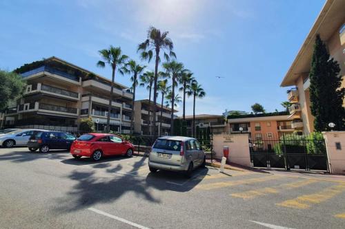Cannes Conseil Immo -Résidence avec piscine, appartement avec terrasse pour 4 personnes