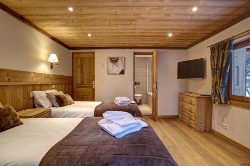 O cameră la Chalet Cristalliers - 5 Bedroom luxury chalet in central Chamonix with log fire and hot tub