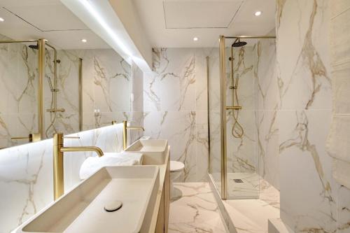 Tuileries Saint Honore 6P AC by Melvane