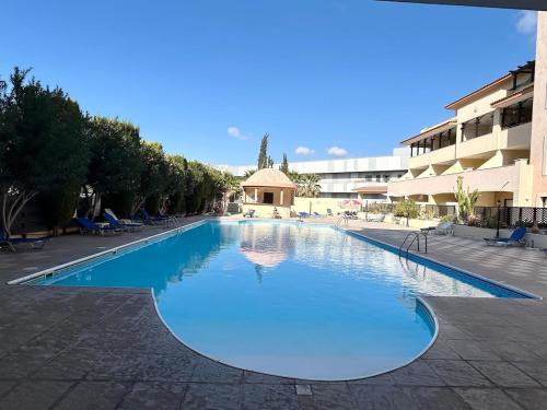 SUN JULZ - Queens Gardens